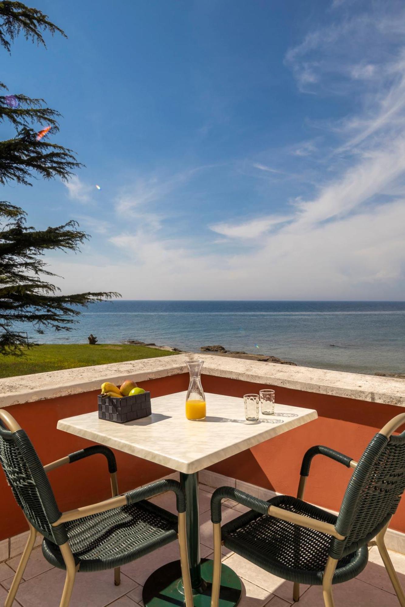Villa Valdepian Apartments Савудрия Экстерьер фото