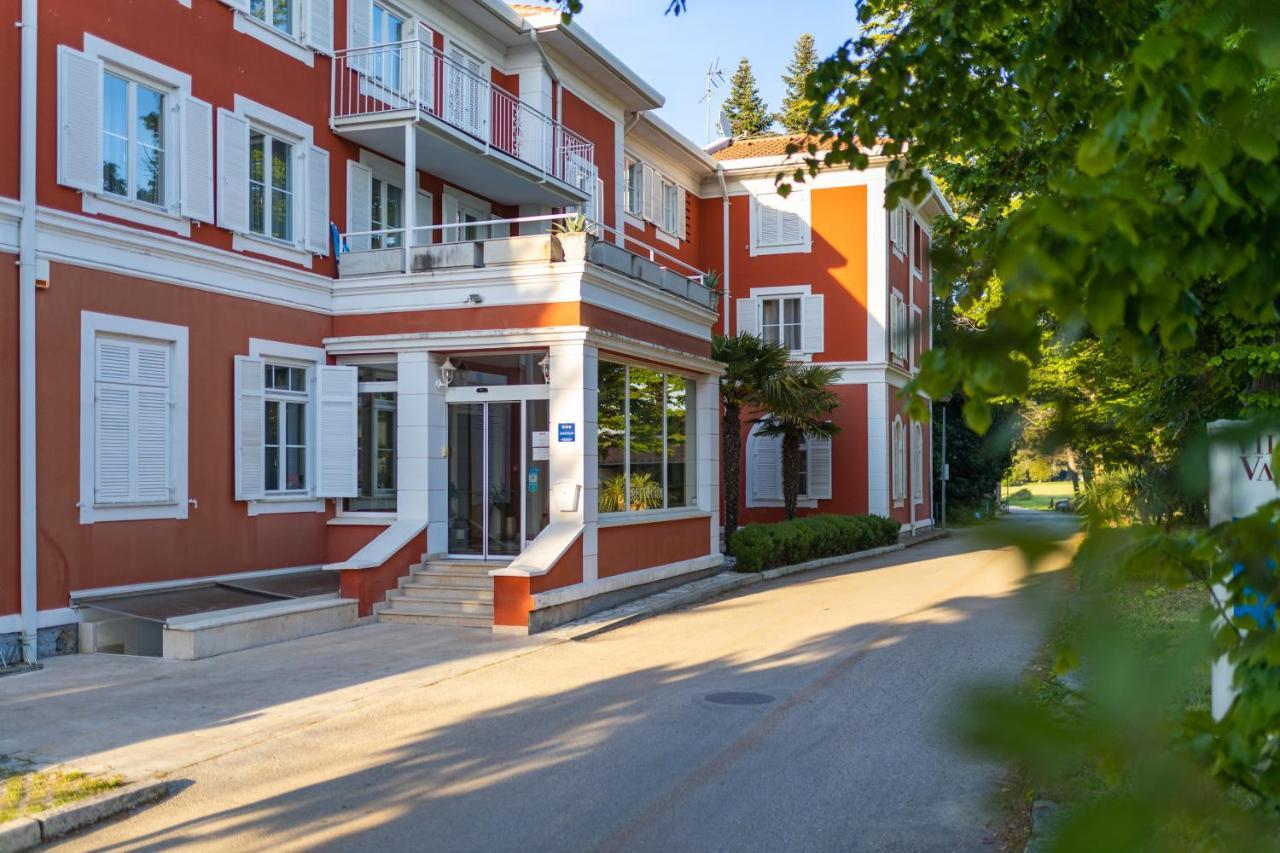 Villa Valdepian Apartments Савудрия Экстерьер фото