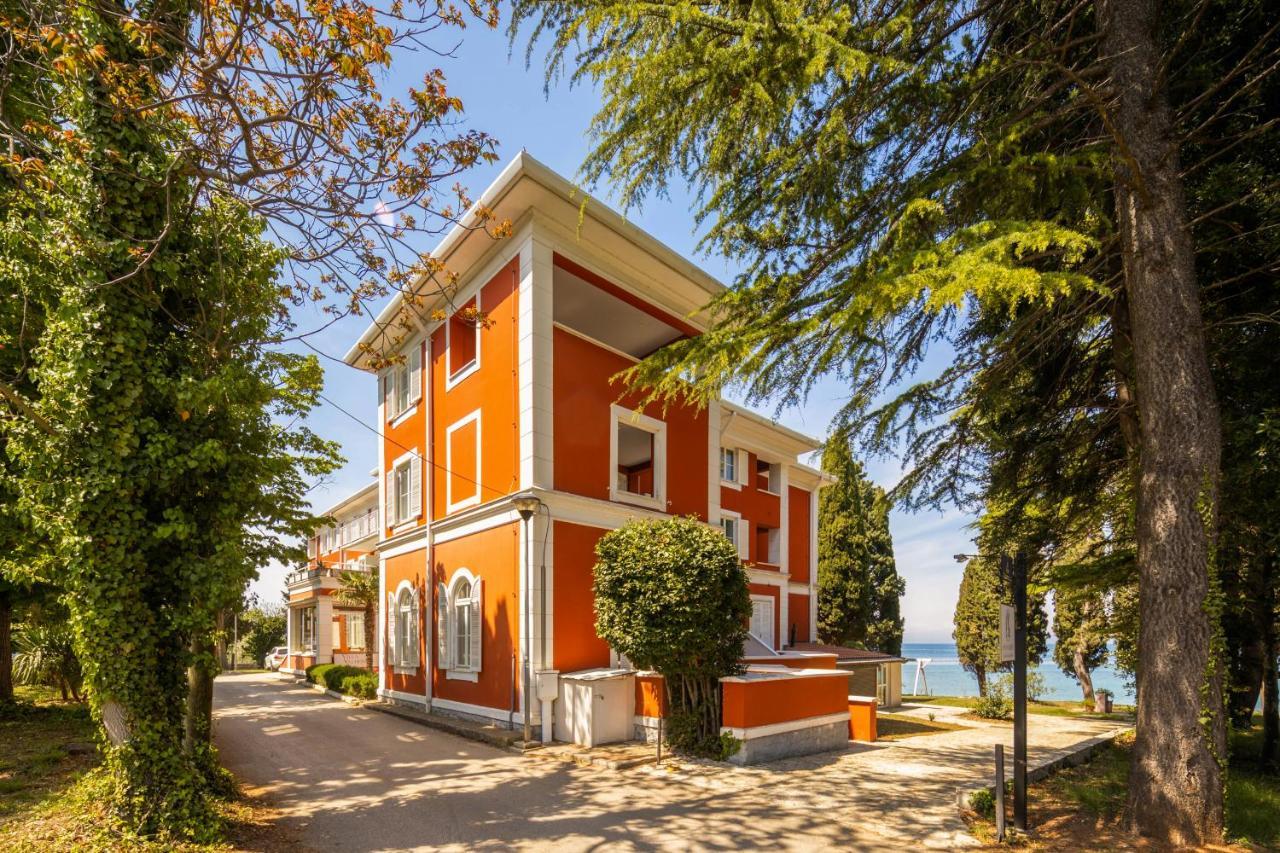 Villa Valdepian Apartments Савудрия Экстерьер фото