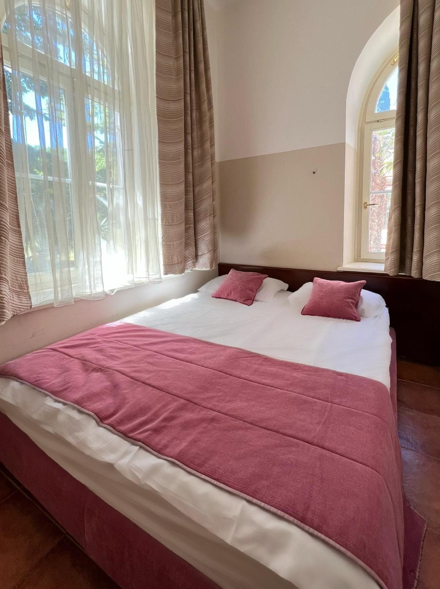 Villa Valdepian Apartments Савудрия Экстерьер фото