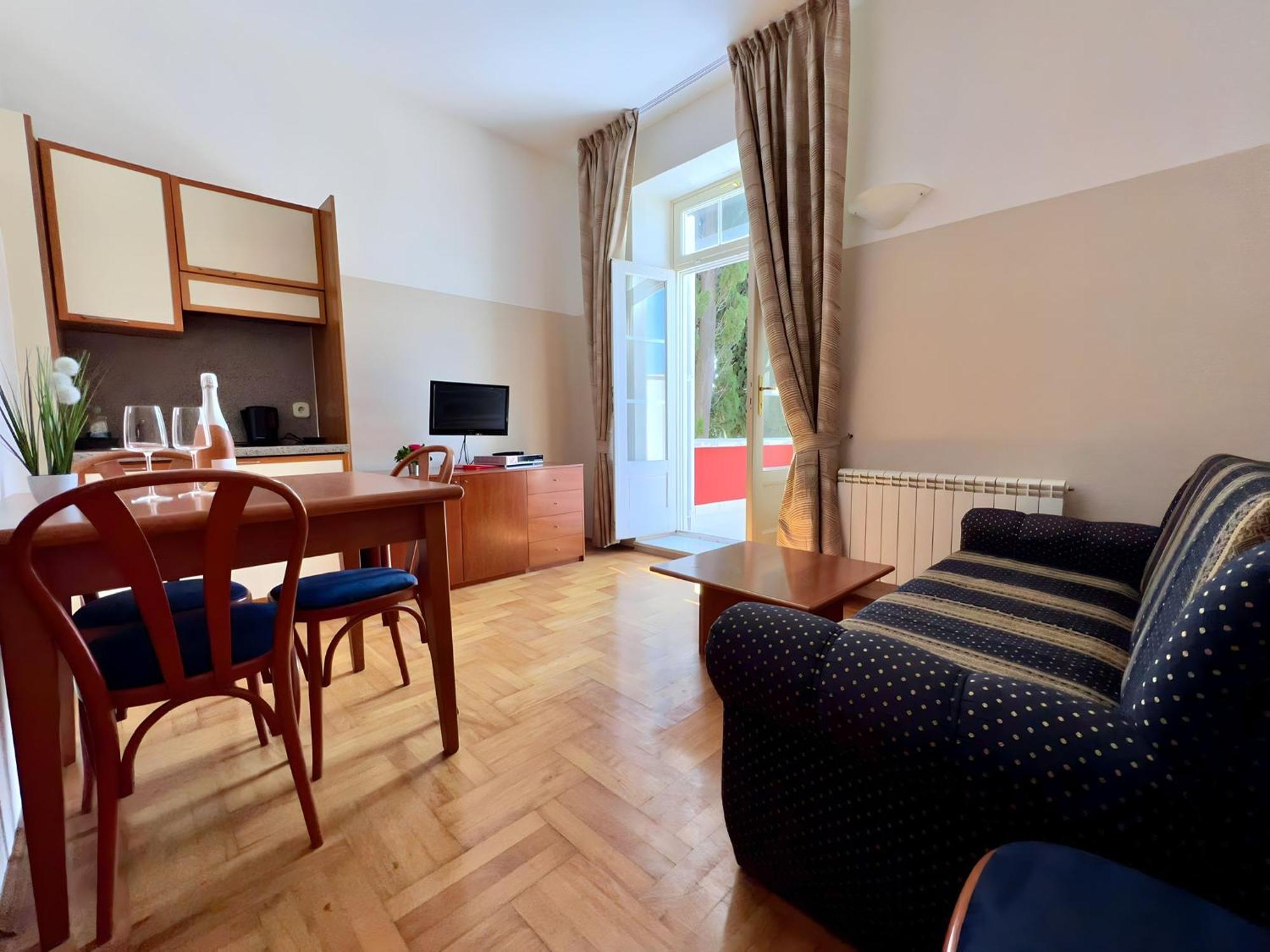 Villa Valdepian Apartments Савудрия Экстерьер фото