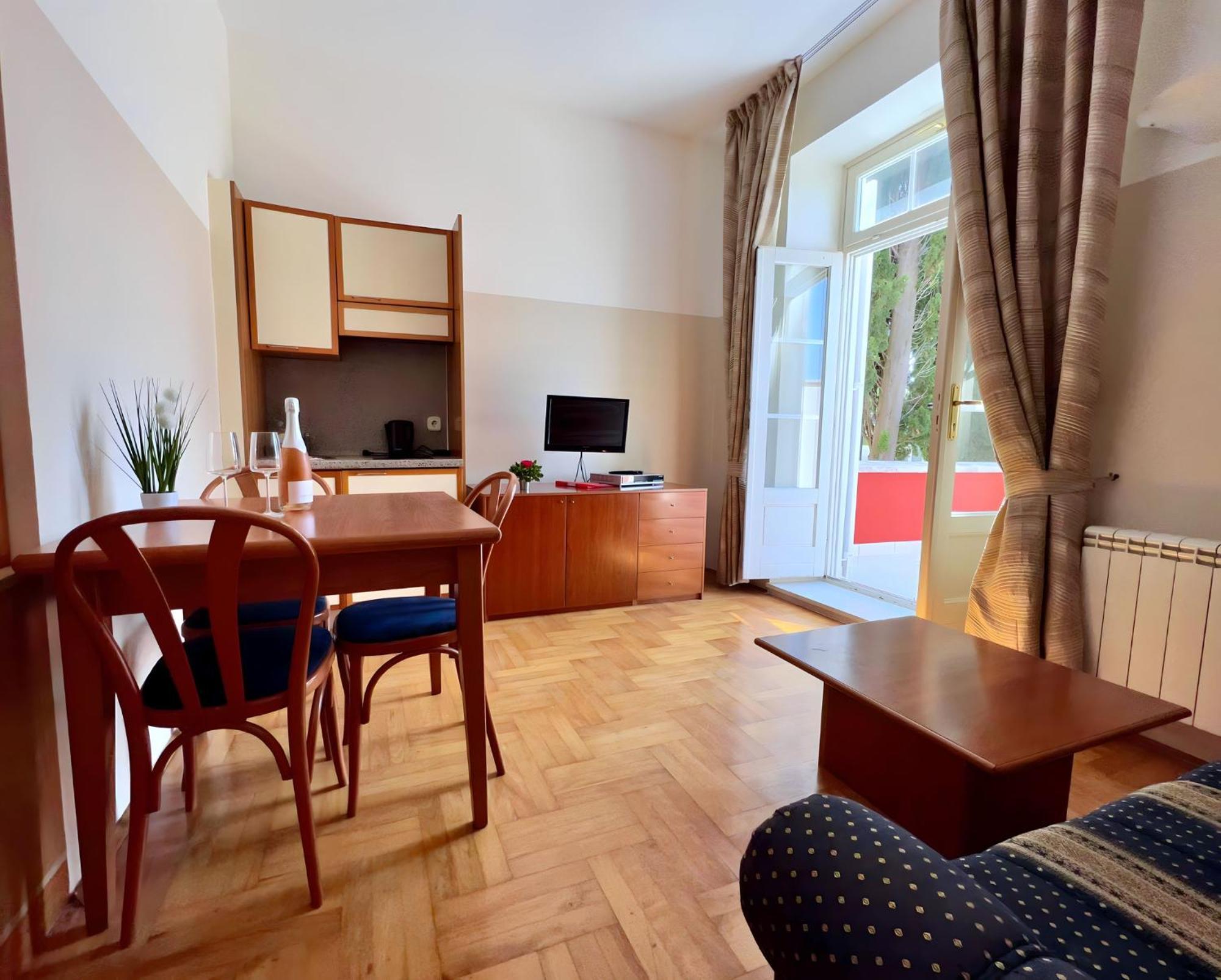 Villa Valdepian Apartments Савудрия Экстерьер фото