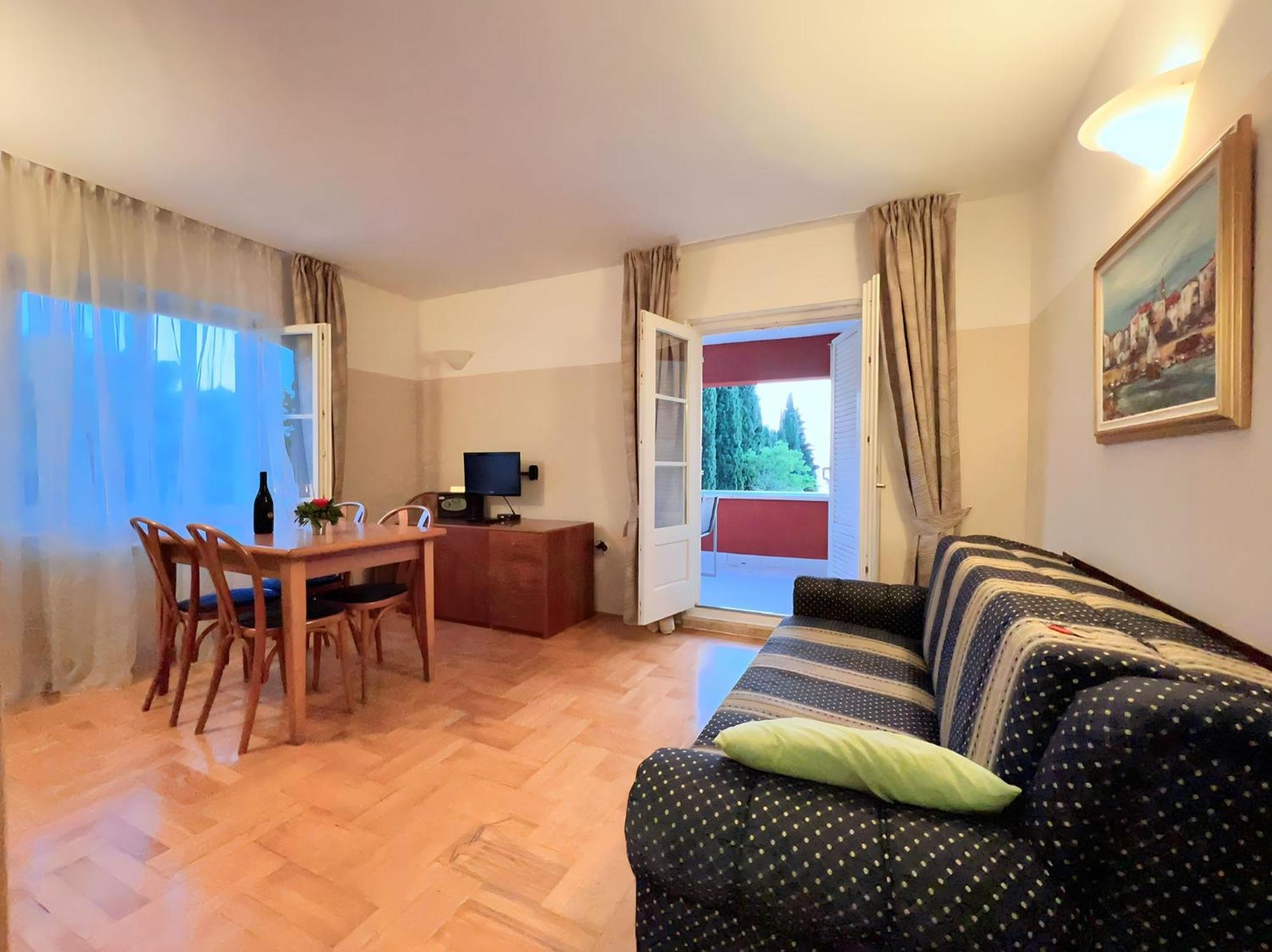 Villa Valdepian Apartments Савудрия Экстерьер фото